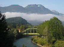 Brücke über einen Fluss